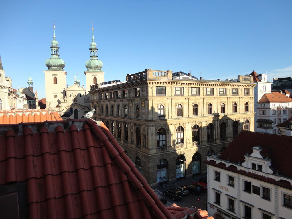 Pension Tara Prag Exteriör bild