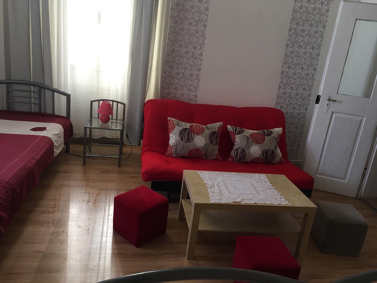 Pension Tara Prag Exteriör bild