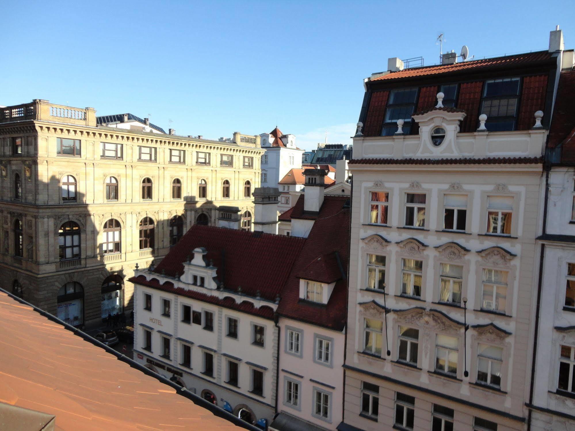 Pension Tara Prag Exteriör bild